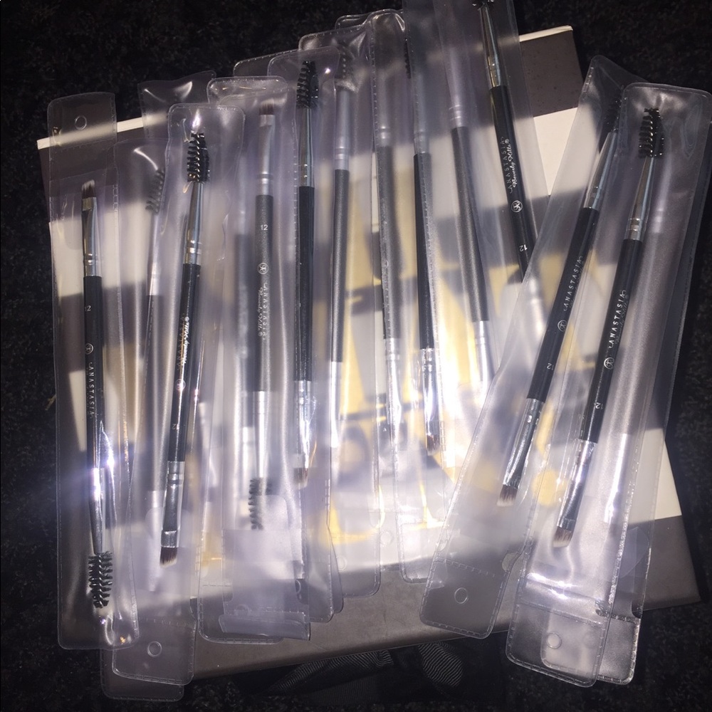 16 Anastasia Beverly Hills #12 Brush